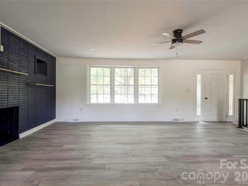 2903 Forbes Road, Gastonia, NC 28056.  MLS# CAR4380023, YatesRealty ID 26451. 