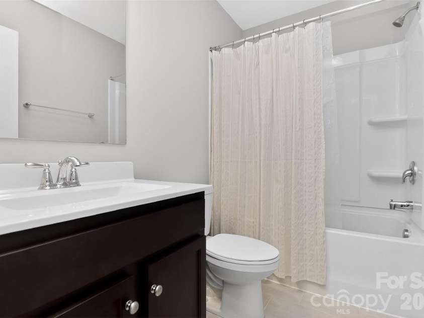 13357 Porter Creek Road, Charlotte, NC 28262.  MLS# CAR4366973, YatesRealty ID 26452. Hall Bath