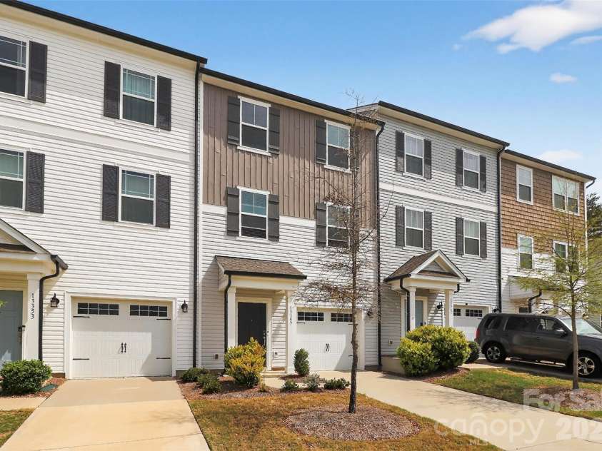 13357 Porter Creek Road, Charlotte, NC 28262.  MLS# CAR4366973, YatesRealty ID 26452. Welcome Home