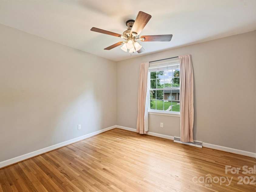 2301 Seth Thomas Road, Charlotte, NC 28210.  MLS# CAR4265395, YatesRealty ID 26452. 