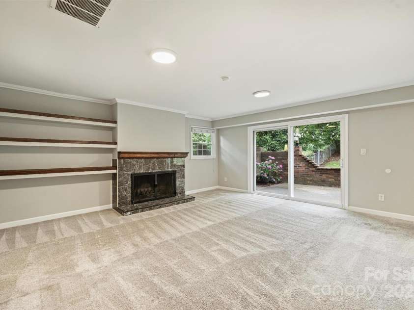 2301 Seth Thomas Road, Charlotte, NC 28210.  MLS# CAR4265395, YatesRealty ID 26452. 