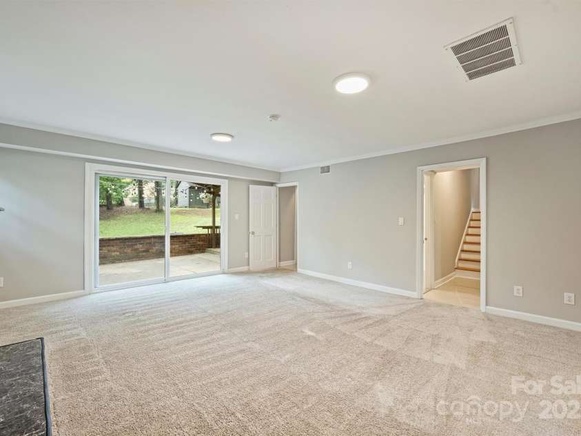 2301 Seth Thomas Road, Charlotte, NC 28210.  MLS# CAR4265395, YatesRealty ID 26452. 