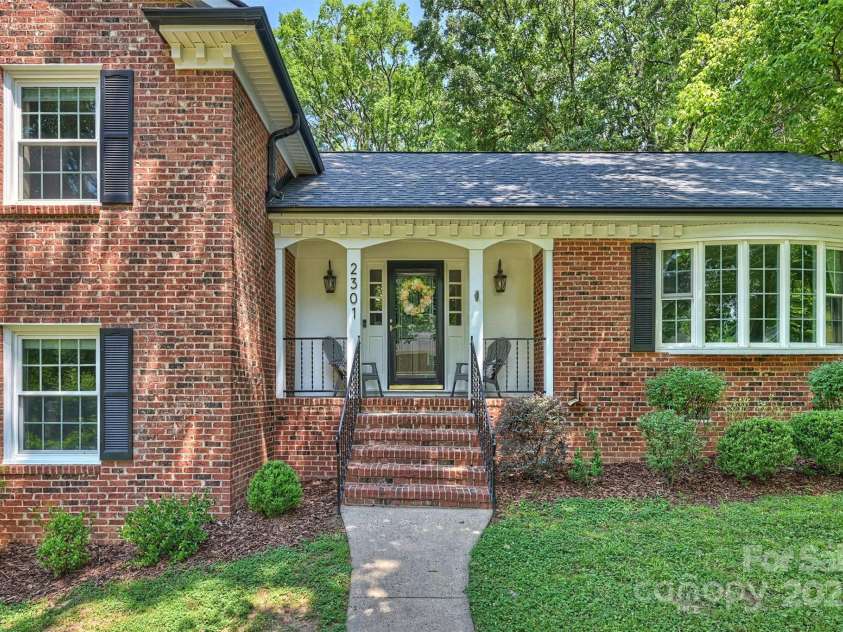 2301 Seth Thomas Road, Charlotte, NC 28210.  MLS# CAR4265395, YatesRealty ID 26452. 