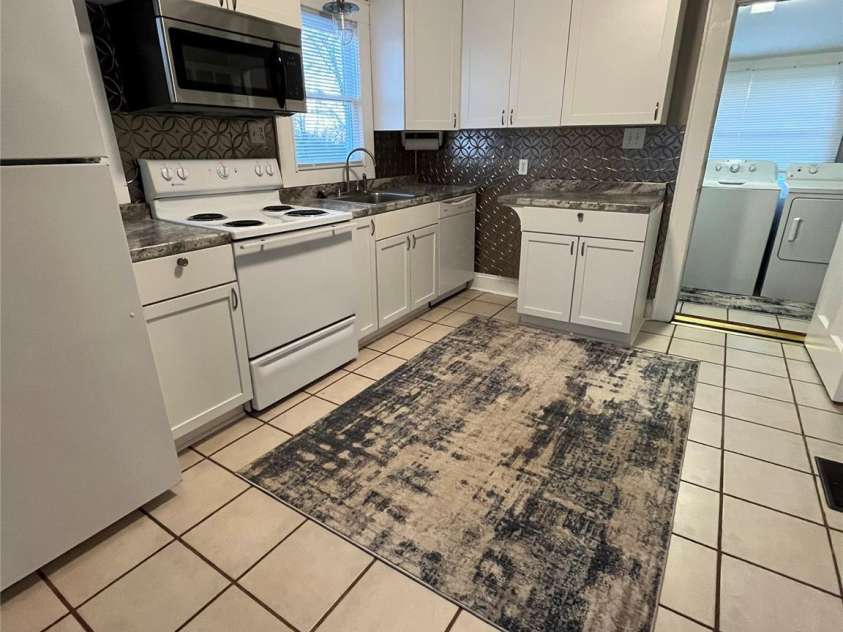 706 13th Street, Hickory, NC 28602.  MLS# CAR4274460, YatesRealty ID 26453. 