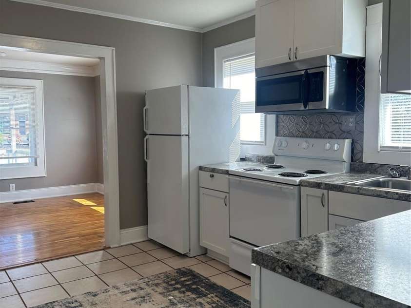 706 13th Street, Hickory, NC 28602.  MLS# CAR4274460, YatesRealty ID 26453. 