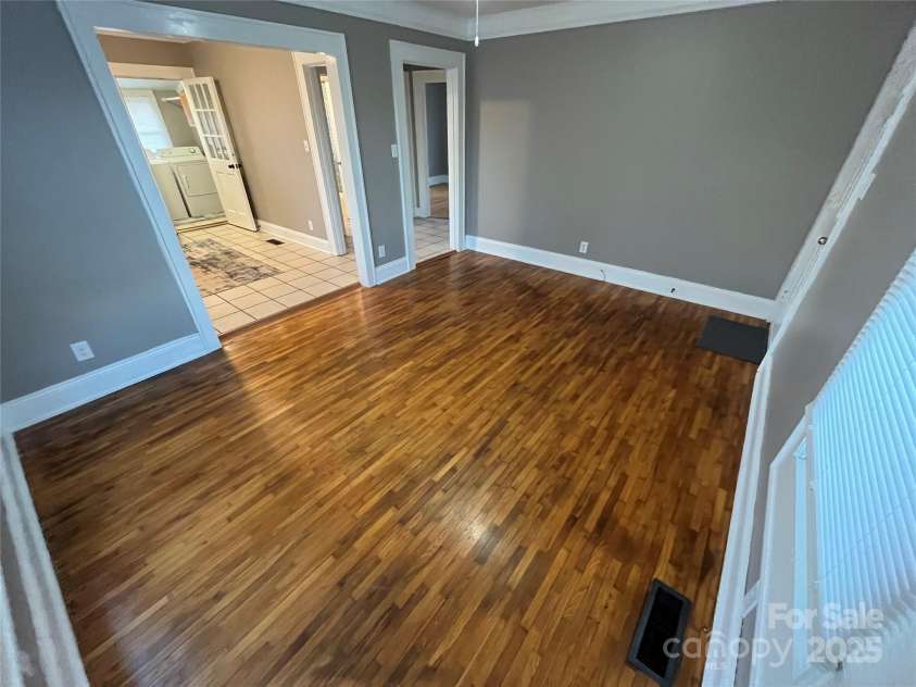 706 13th Street, Hickory, NC 28602.  MLS# CAR4274460, YatesRealty ID 26453. 