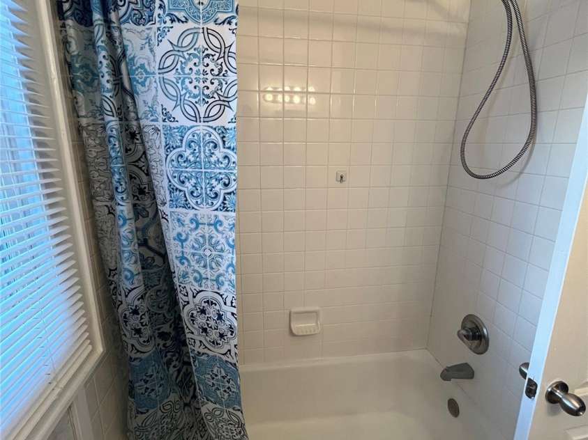 706 13th Street, Hickory, NC 28602.  MLS# CAR4274460, YatesRealty ID 26453. 