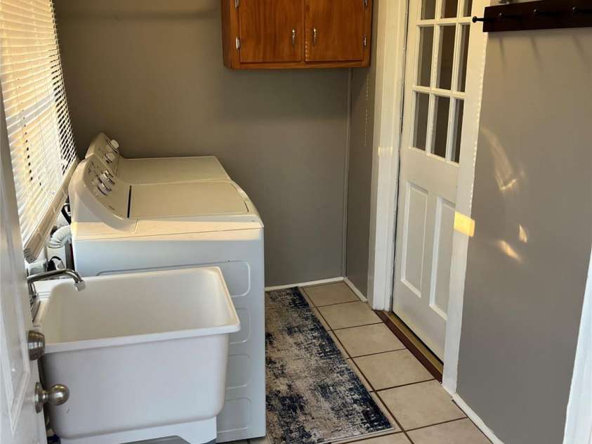 706 13th Street, Hickory, NC 28602.  MLS# CAR4274460, YatesRealty ID 26453. 