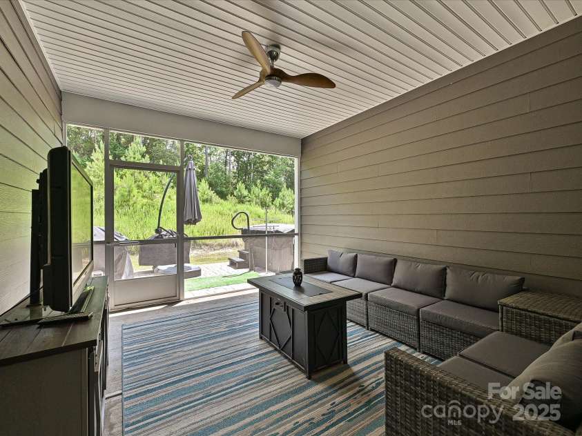 15614 Aviary Orchard Way, Charlotte, NC 28278.  MLS# CAR4272021, YatesRealty ID 26454. 