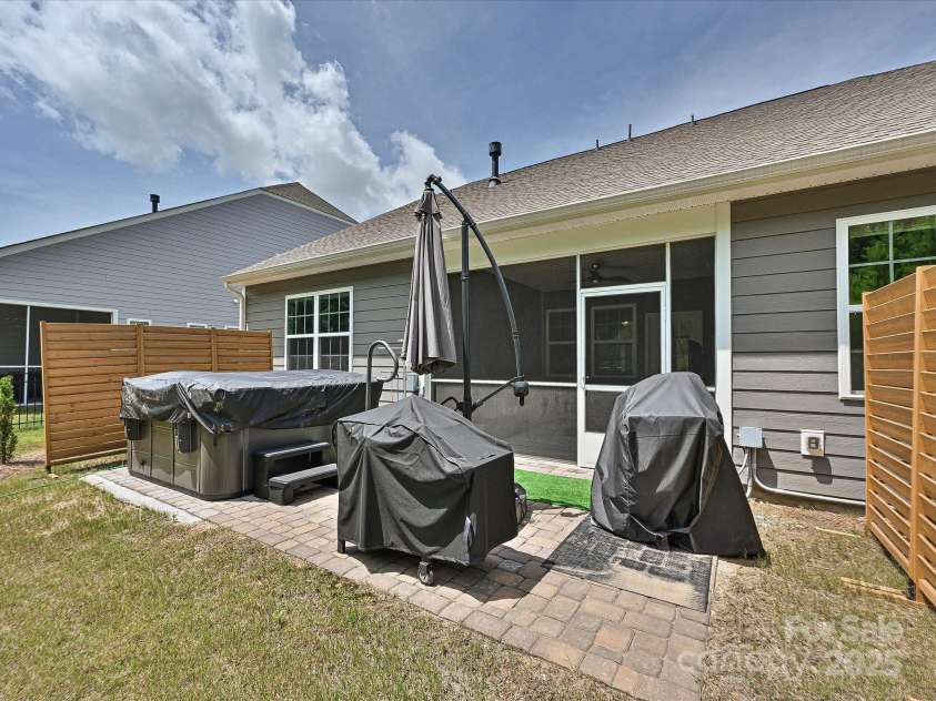 15614 Aviary Orchard Way, Charlotte, NC 28278.  MLS# CAR4272021, YatesRealty ID 26454. 