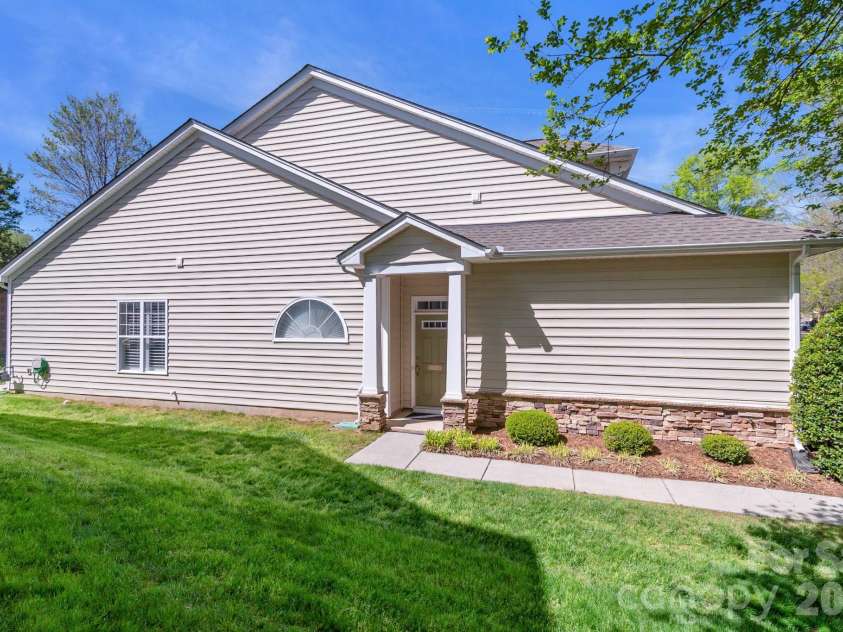 8339 Brookings Drive, Charlotte, NC 28269.  MLS# CAR4368873, YatesRealty ID 26454. 