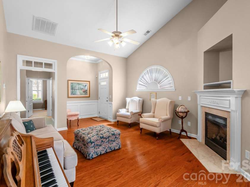 8339 Brookings Drive, Charlotte, NC 28269.  MLS# CAR4368873, YatesRealty ID 26454. 