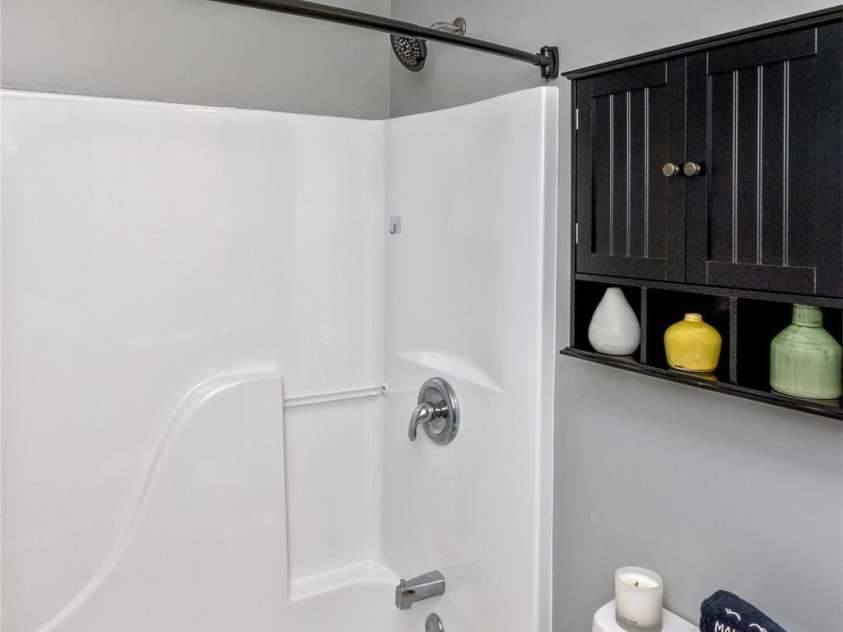 24 Evelake Drive, Asheville, NC 28806.  MLS# CAR4272223, YatesRealty ID 26455. 