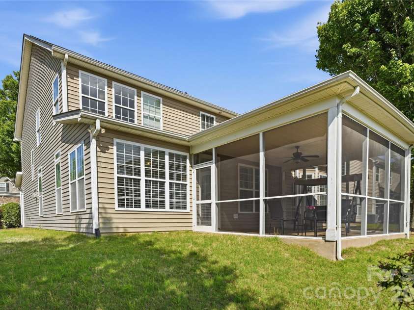 5068 Gladiola Way, Tega Cay, SC 29708.  MLS# CAR4371623, YatesRealty ID 26455. 