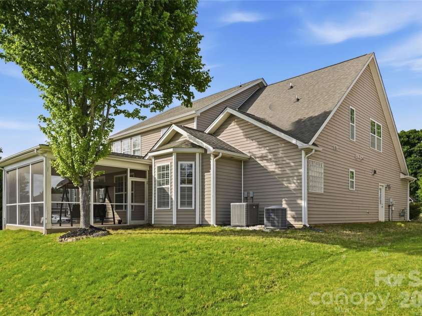 5068 Gladiola Way, Tega Cay, SC 29708.  MLS# CAR4371623, YatesRealty ID 26455. 