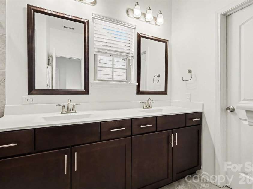 9431 Ainslie Downs Street, Charlotte, NC 28273.  MLS# CAR4372131, YatesRealty ID 26456. 