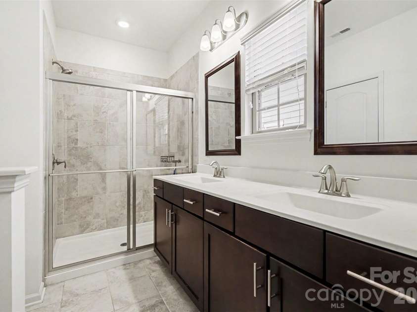 9431 Ainslie Downs Street, Charlotte, NC 28273.  MLS# CAR4372131, YatesRealty ID 26456. 