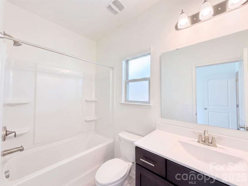 9431 Ainslie Downs Street, Charlotte, NC 28273.  MLS# CAR4424062, YatesRealty ID 26456. 