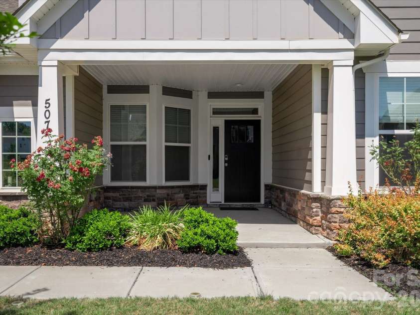 507 Yucatan Drive, Waxhaw, NC 28173.  MLS# CAR4333551, YatesRealty ID 26457. 