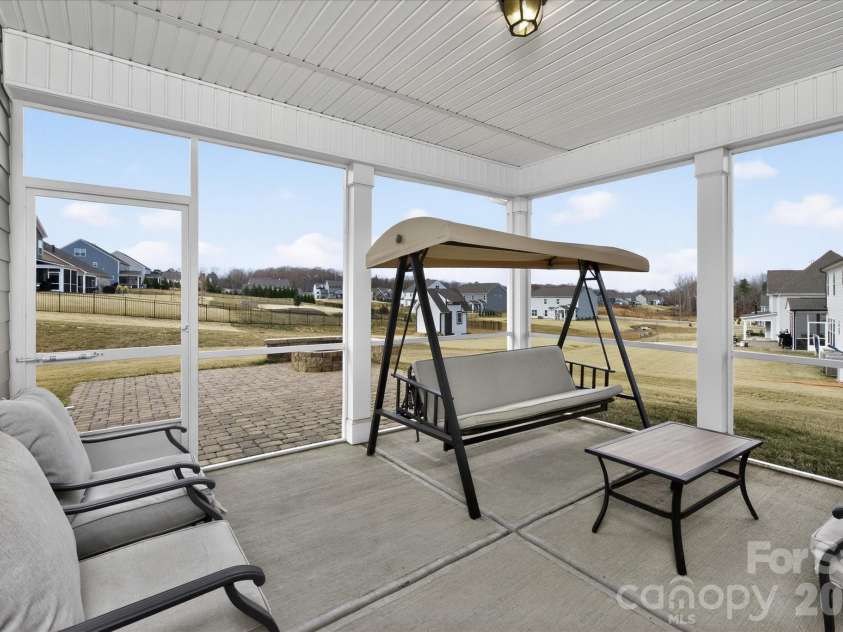 507 Yucatan Drive, Waxhaw, NC 28173.  MLS# CAR4333551, YatesRealty ID 26457. 