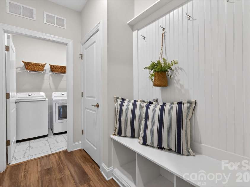 507 Yucatan Drive, Waxhaw, NC 28173.  MLS# CAR4333551, YatesRealty ID 26457. 