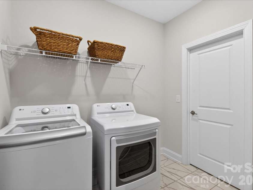 507 Yucatan Drive, Waxhaw, NC 28173.  MLS# CAR4333551, YatesRealty ID 26457. 