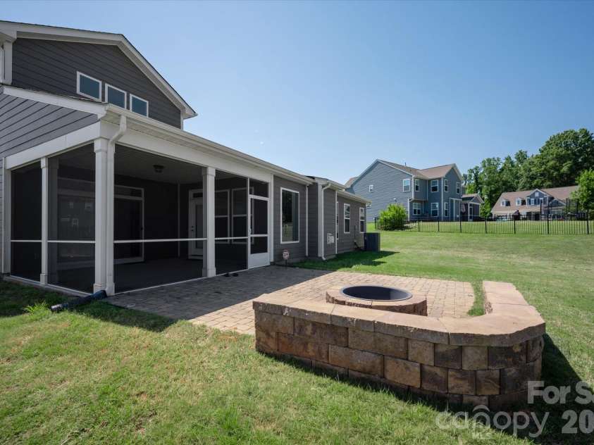 507 Yucatan Drive, Waxhaw, NC 28173.  MLS# CAR4333551, YatesRealty ID 26457. 