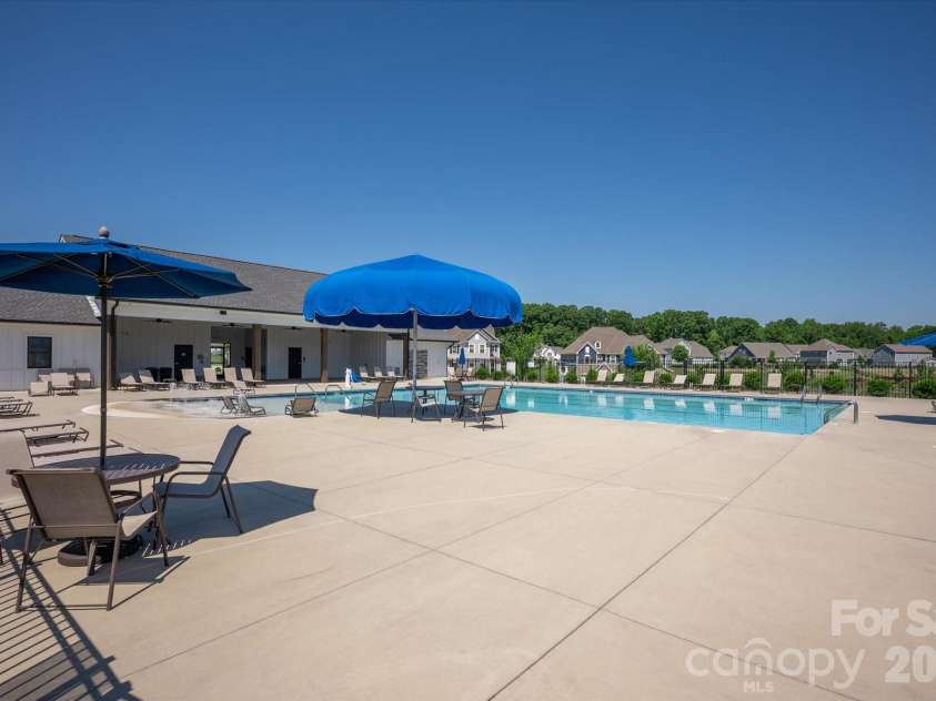 507 Yucatan Drive, Waxhaw, NC 28173.  MLS# CAR4333551, YatesRealty ID 26457. 
