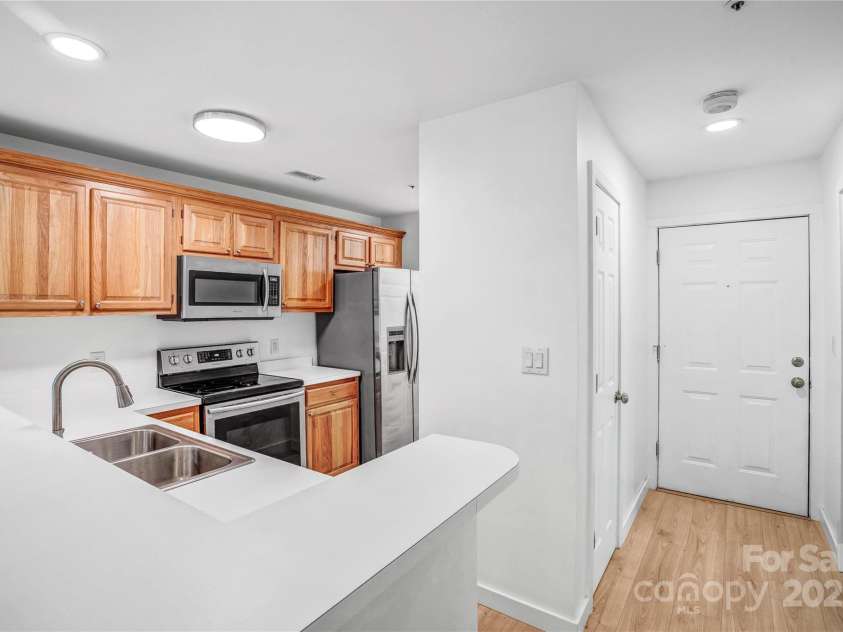 753 Southwest Drive, Davidson, NC 28036.  MLS# CAR4260993, YatesRealty ID 26458. 