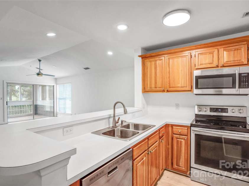 753 Southwest Drive, Davidson, NC 28036.  MLS# CAR4260993, YatesRealty ID 26458. 