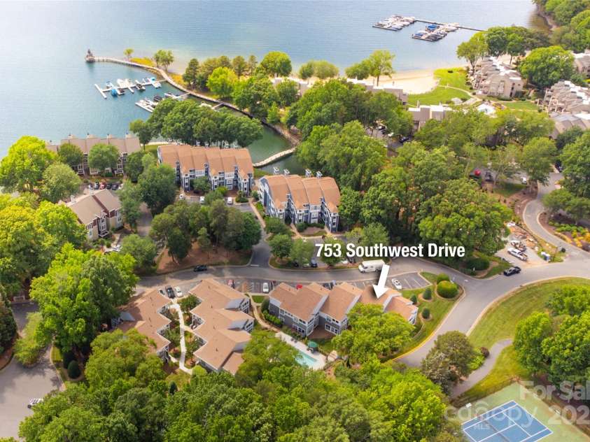 753 Southwest Drive, Davidson, NC 28036.  MLS# CAR4260993, YatesRealty ID 26458. 
