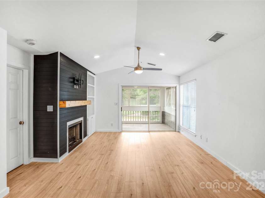 753 Southwest Drive, Davidson, NC 28036.  MLS# CAR4260993, YatesRealty ID 26458. 