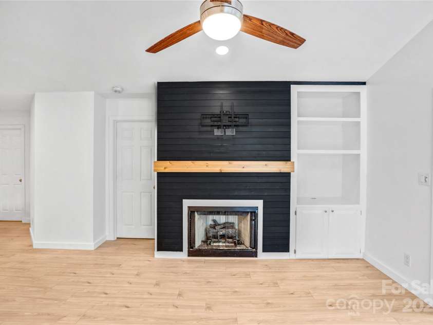 753 Southwest Drive, Davidson, NC 28036.  MLS# CAR4260993, YatesRealty ID 26458. 