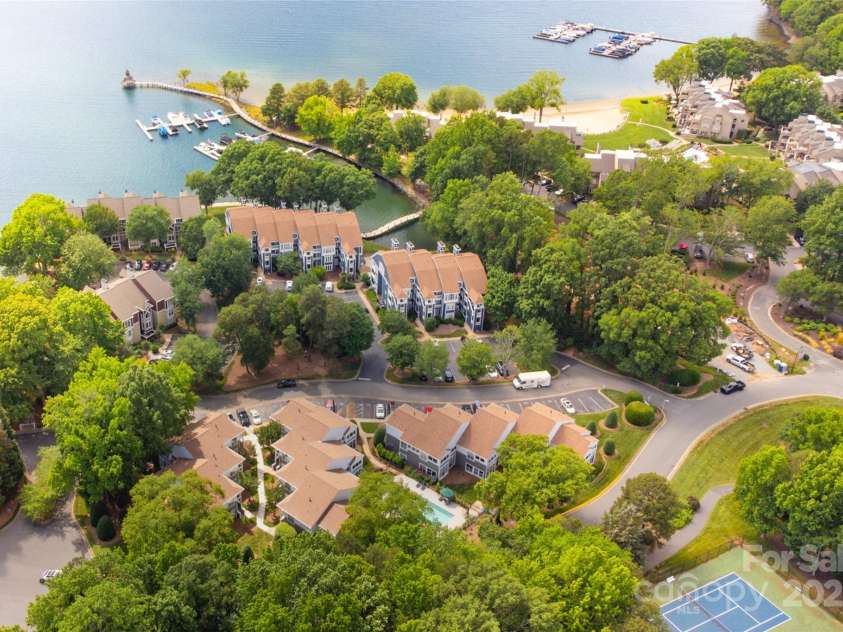 753 Southwest Drive, Davidson, NC 28036.  MLS# CAR4260993, YatesRealty ID 26458. 