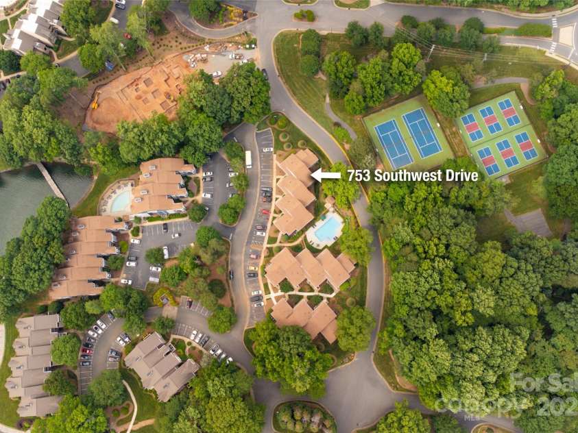 753 Southwest Drive, Davidson, NC 28036.  MLS# CAR4260993, YatesRealty ID 26458. 