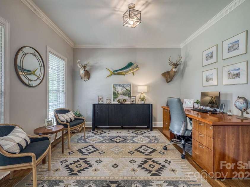 2574 Ironwood Drive, Hickory, NC 28602.  MLS# CAR4278212, YatesRealty ID 26459. 