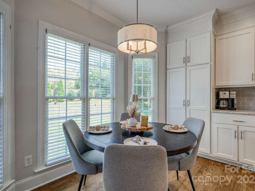 2574 Ironwood Drive, Hickory, NC 28602.  MLS# CAR4278212, YatesRealty ID 26459. 