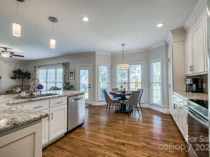 2574 Ironwood Drive, Hickory, NC 28602.  MLS# CAR4278212, YatesRealty ID 26459. 