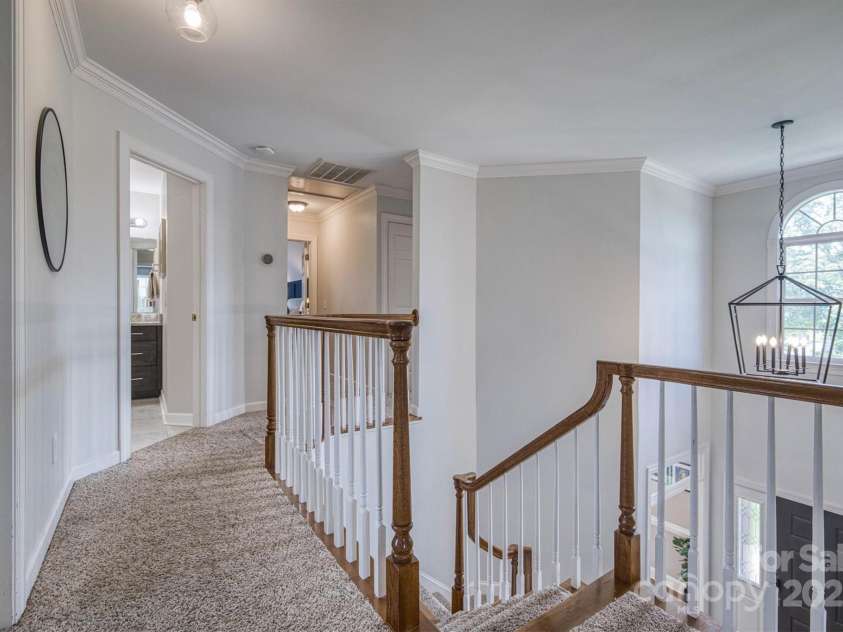 2574 Ironwood Drive, Hickory, NC 28602.  MLS# CAR4278212, YatesRealty ID 26459. 