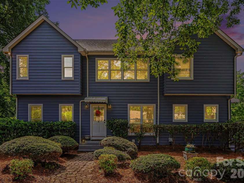 6620 Amos Smith Road, Charlotte, NC 28214.  MLS# CAR4382187, YatesRealty ID 26459. 