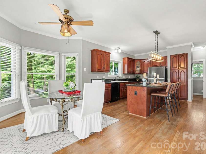 6620 Amos Smith Road, Charlotte, NC 28214.  MLS# CAR4382187, YatesRealty ID 26459. 