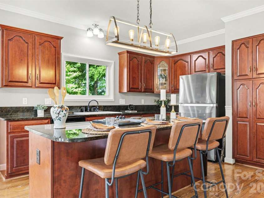 6620 Amos Smith Road, Charlotte, NC 28214.  MLS# CAR4382187, YatesRealty ID 26459. 