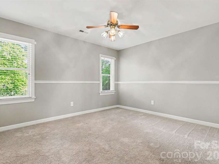 6620 Amos Smith Road, Charlotte, NC 28214.  MLS# CAR4382187, YatesRealty ID 26459. 