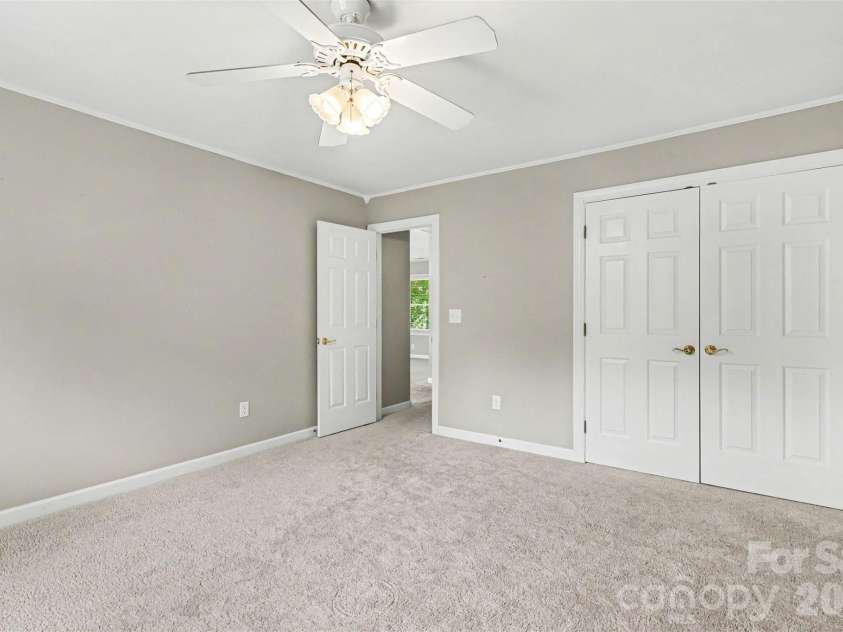 6620 Amos Smith Road, Charlotte, NC 28214.  MLS# CAR4382187, YatesRealty ID 26459. 