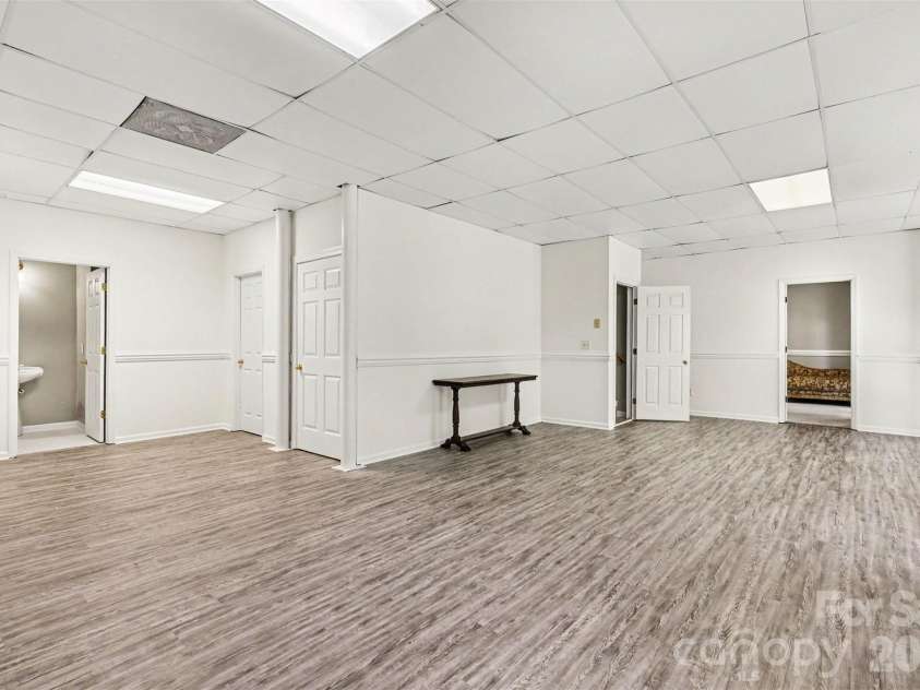 6620 Amos Smith Road, Charlotte, NC 28214.  MLS# CAR4382187, YatesRealty ID 26459. 