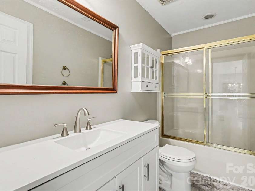 6620 Amos Smith Road, Charlotte, NC 28214.  MLS# CAR4382187, YatesRealty ID 26459. 