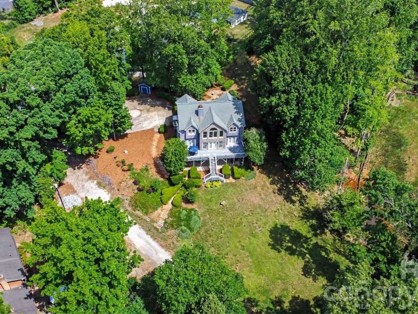 6620 Amos Smith Road, Charlotte, NC 28214.  MLS# CAR4382187, YatesRealty ID 26459. 