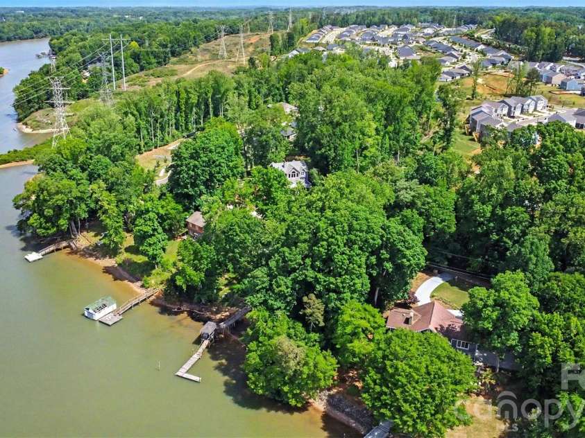 6620 Amos Smith Road, Charlotte, NC 28214.  MLS# CAR4382187, YatesRealty ID 26459. 