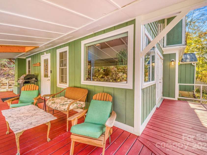 226 Fish Pond Lane, Burnsville, NC 28714.  MLS# CAR4326469, YatesRealty ID 2646. 