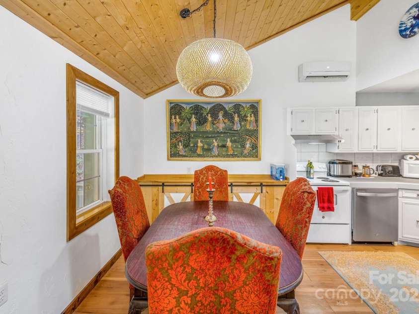 226 Fish Pond Lane, Burnsville, NC 28714.  MLS# CAR4326469, YatesRealty ID 2646. 